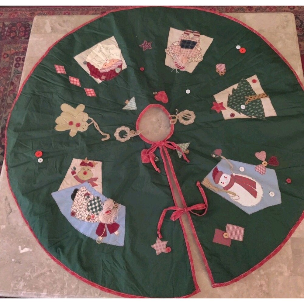 COTTAGECORE Vtg GREEN APPLIQUED CHRISTMAS TREE SKIRT 41"